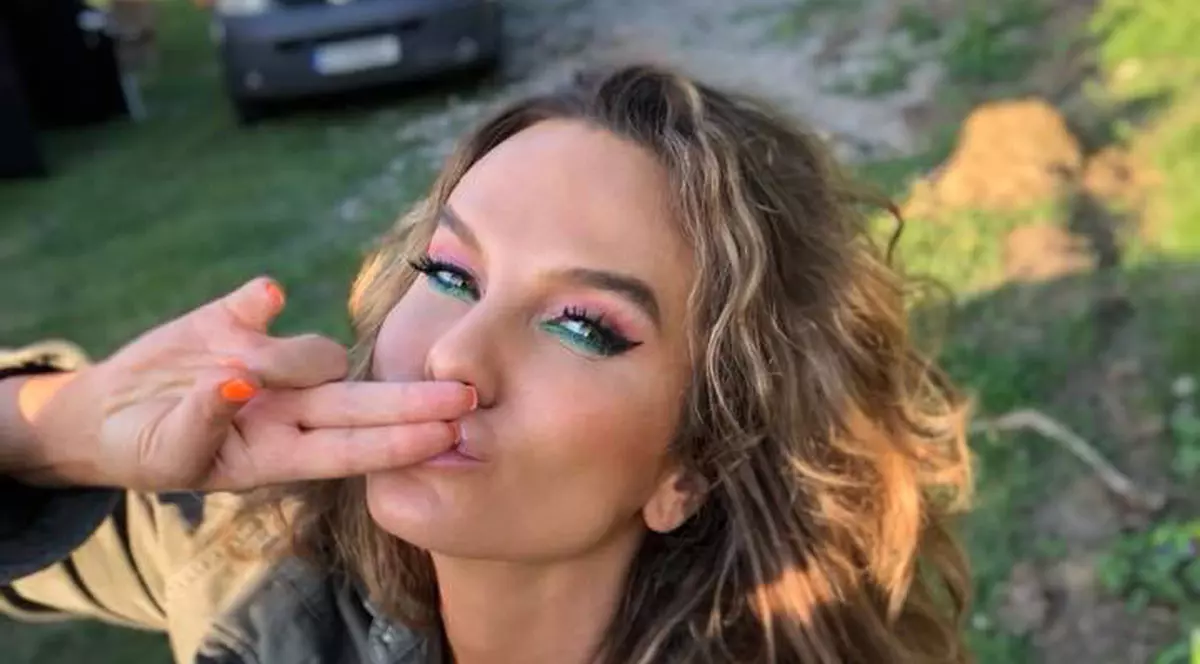 Anna Lesko a înfierbântat netul. Ipostaza în care s-a fotografiat la primele ore ale dimineții