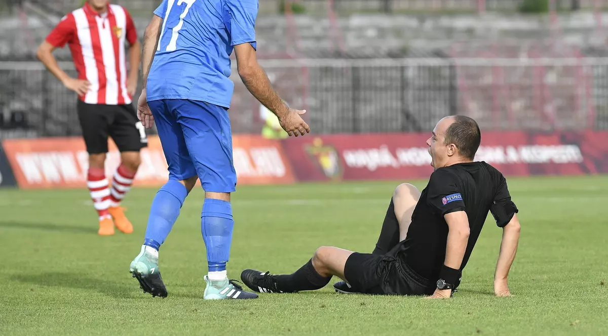 Marius Avram va conduce partida Genk - Lech Poznan