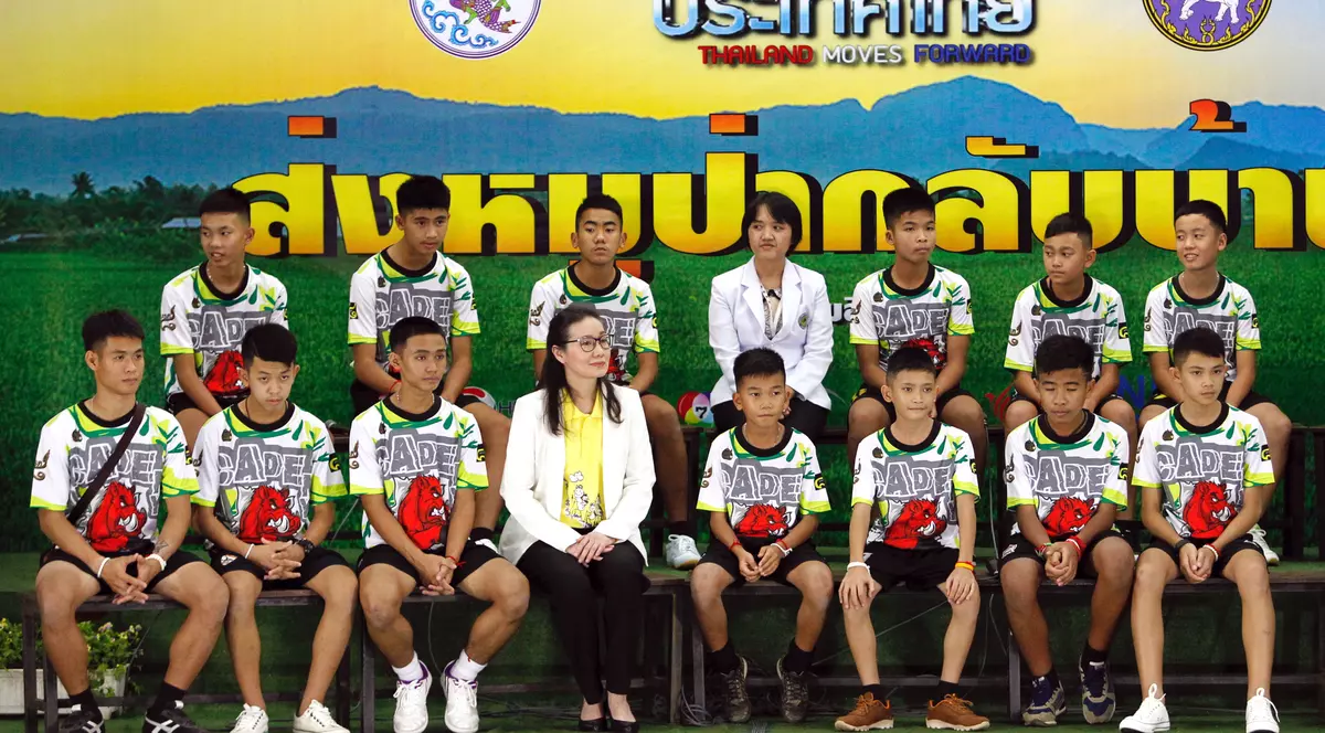 Băieții salvați din peștera din Thailanda, prima apariție publică