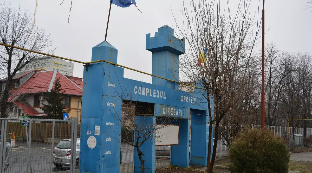 Baza Sportivă Cireșarii ar putea fi preluată de Primărie de la Guvern. Baza este în continuă degradare