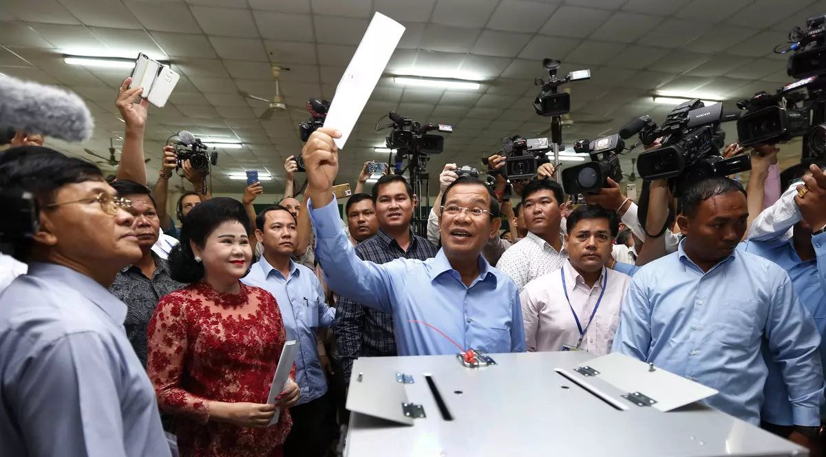 Partidul Poporului din Cambodgia a anunțat că a câștigat toate locurile din parlament. SUA amenință cu sancțiuni