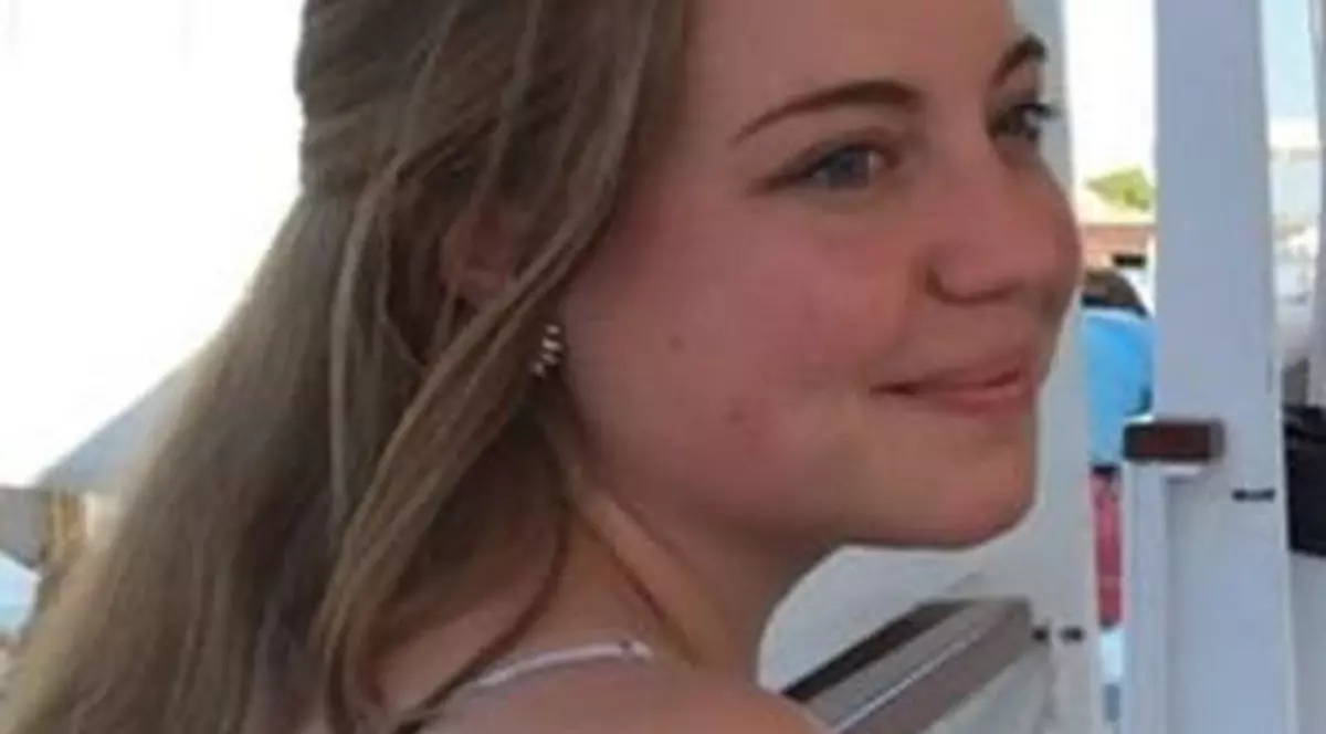 Courtney Duffy a cerut banii pe biletul de avion (foto Twitter)