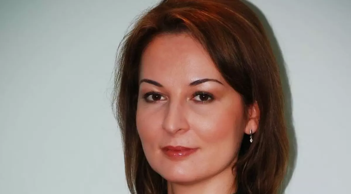 Fă-ți TESTUL SINCERITĂȚII cu Dr. Angela Petre, medic specialist chirurgie plastica, și află cât de mândra ești de corpul tău!