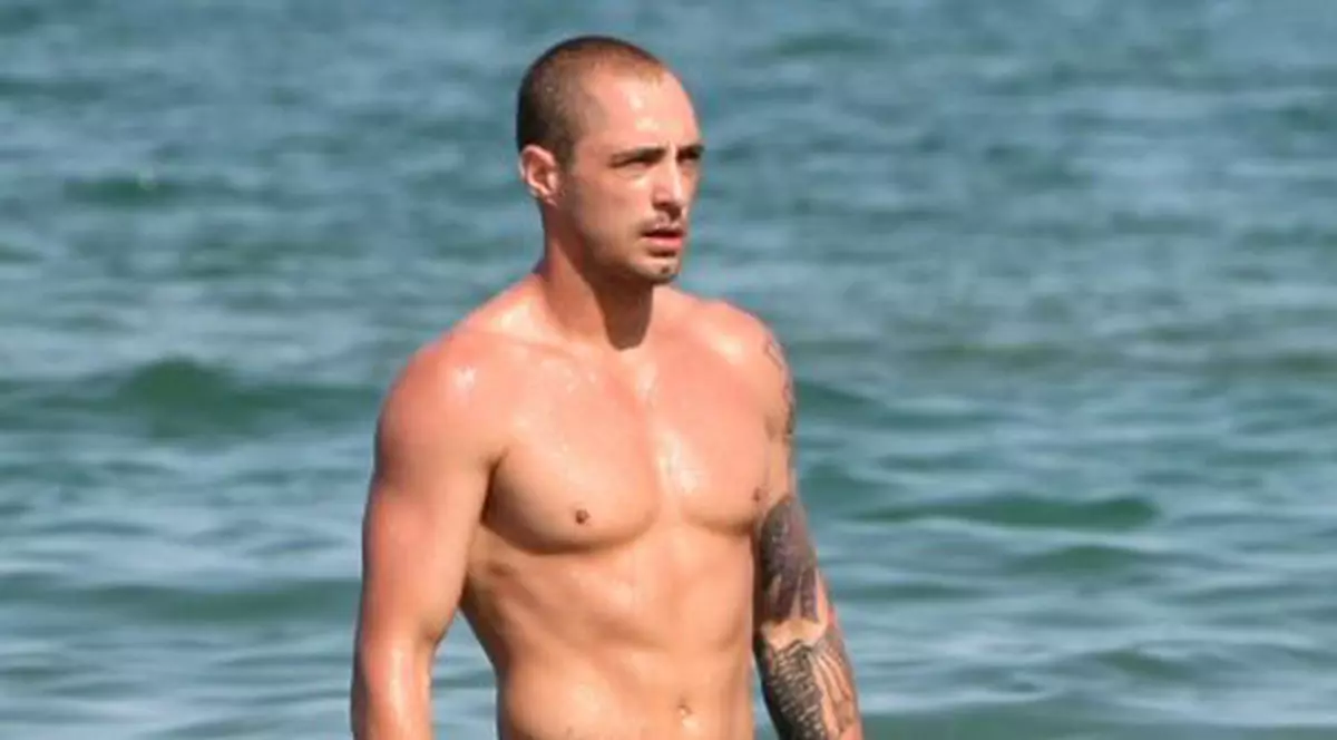 FOTO | Vladimir Drăghia a ieșit cu iubita la terasă. Cuplul și-a plimbat pe rând fetița