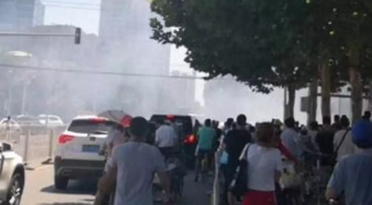 VIDEO EXCLUSIV / Explozie în apropiere de ambasada SUA din Beijing. Un român a filmat urmările deflagrației