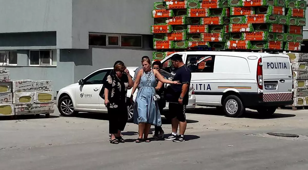 Trei morţi, în acelaşi loc, în mai puţin de un an. Misterul în cazul morţilor de la fabrica de ciment din Bucureşti se adânceşte. După ce anul trecut un paznic a fost găsit mort la o lună după ce fusese dat dispărut de familie, luni, alţi doi bărbaţi de la “Pază” au fost găsiţi fără suflare.