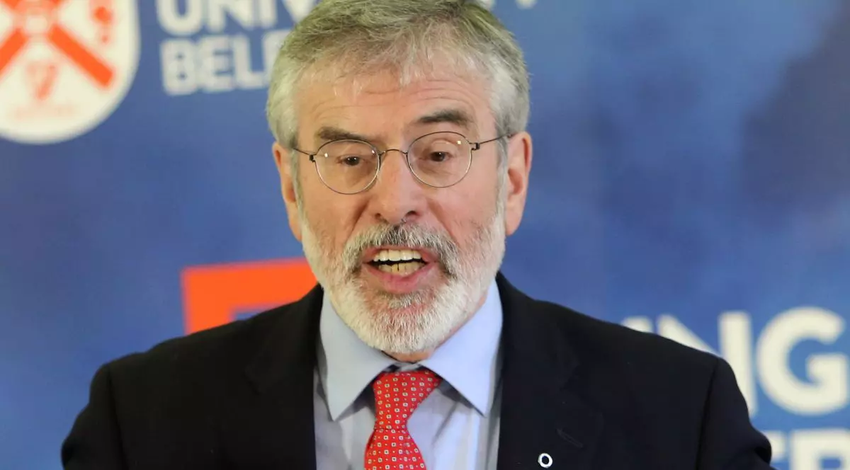 Fostul șef al separatiștilor nord-irlandezi, atacat cu bombe de naționaliști extremiști