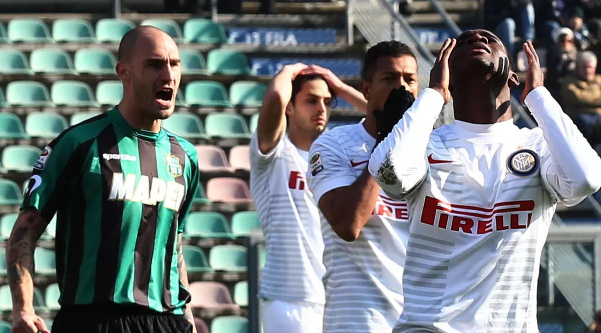 CSU Craiova îl transferă pe ghanezul Donkor, trecut și pe la Inter Milano! Isaac Donkor are 22 de ani și a venit în Europa la Inter Milano. Donkor (în alb), primul din dreapta, într-unul din meciurile jucate pentru Inter Milano