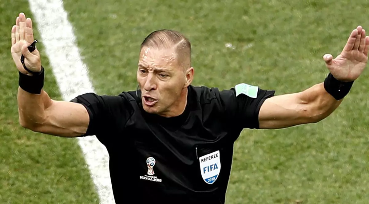 Arbitrul Nestor Pitana va conduce partida Franța - Croația, finala Cupei Mondiale de fotbal. Argentinianul are 43 de ani