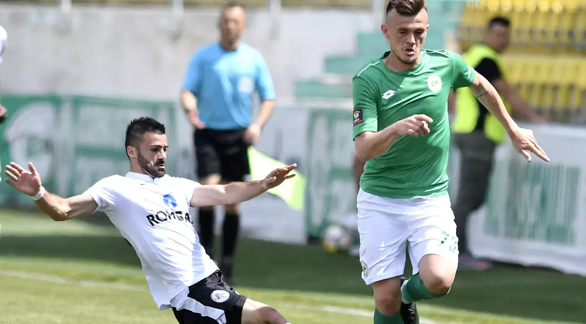 Liga 1 la fotbal, etapa 1. Gaz Metan Mediaș - Concordia Chiajna. Valentin Cretu și Andrei Marc (dreapta)