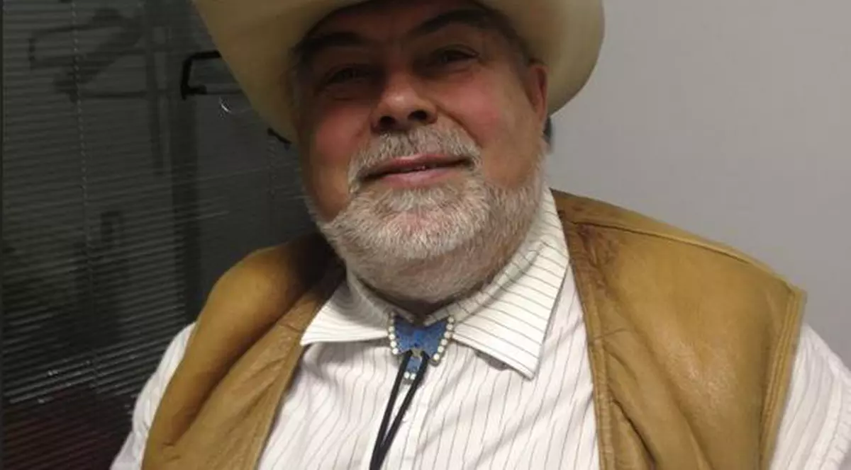 Detalii neștiute din viața lui Ilie Micolov. A fost economist, jucător de hochei și nu mai avea buletin