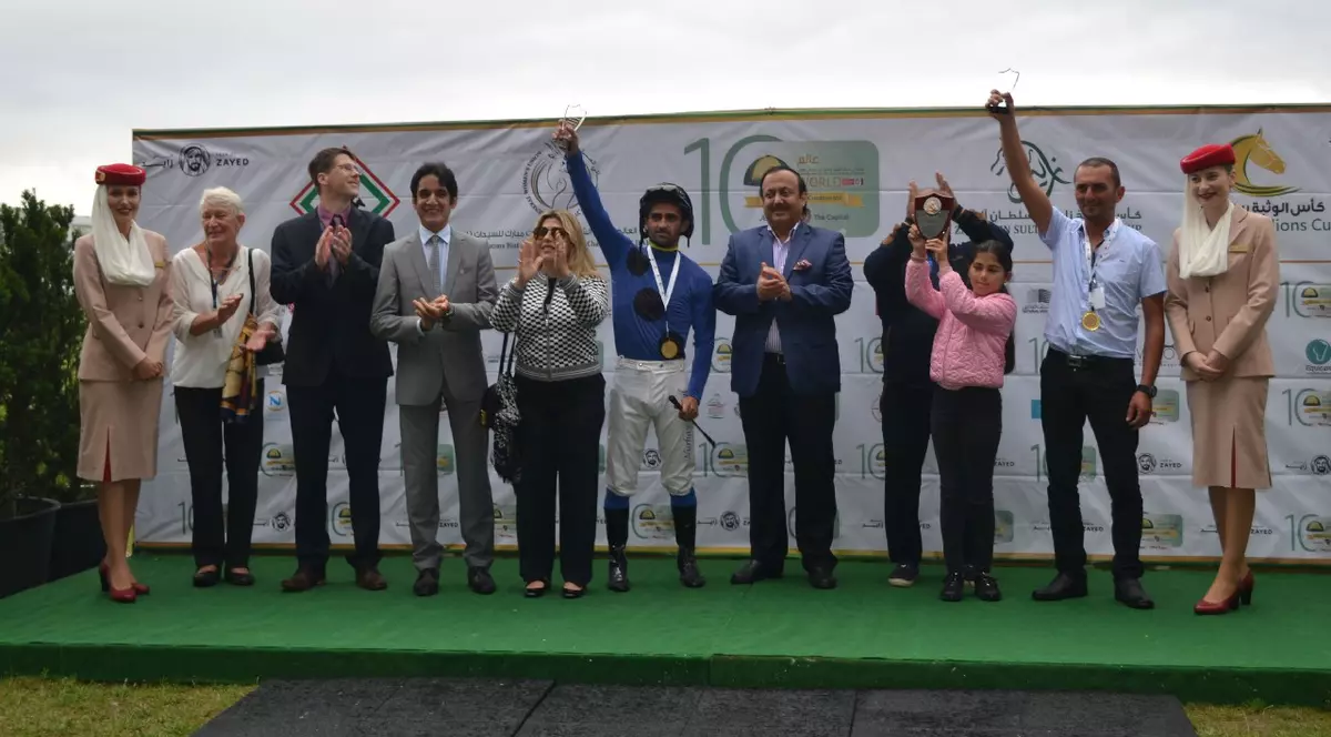 Șeicul care patronează Manchester City a trimis-o la Ploiești pe Lara Sawaya, mâna sa dreapta în materie de cai Pur Sânge Arab: ”Îi plac și caii, și fotbalul”. Totul despre eveniment! / FOTO&VIDEO