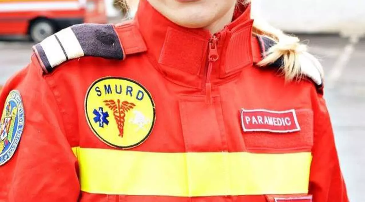 O angajată a ISU Braşov a salvat viața bătrânului înjunghiat pe stradă, la Brașov. Femeia era în timpul liber și locuia în zonă