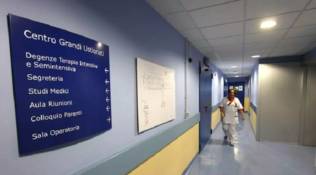 Scene şocante în Italia. O româncă, în comă, după ce şi-a dat foc şi a ars ca o torţă