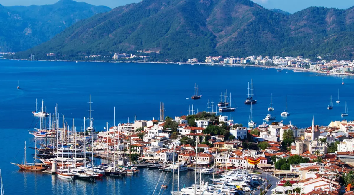 (P) Marmaris, orașul vibrant de pe coasta turcească a Egeei