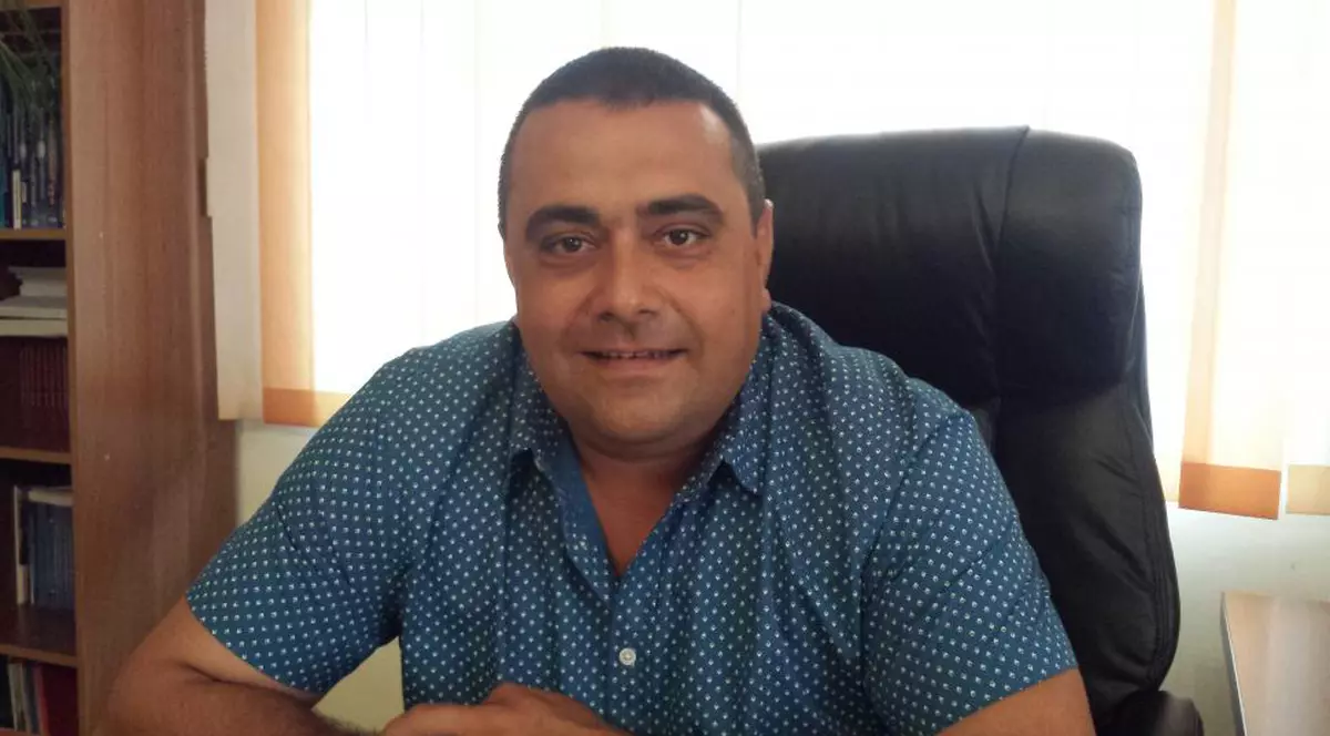 Primarul din Băleşti, Gorj, a tăiat salariile cu 20%, inclusiv pe al său