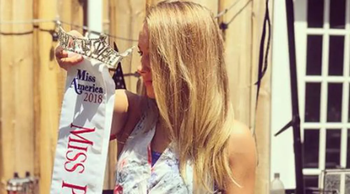 A renunțat la titlu de Miss (Maude Gorman Facebook