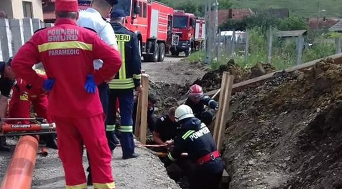 Muncitor mort după ce un mal de pmânt s-a prăbușit peste el, în Sălaj