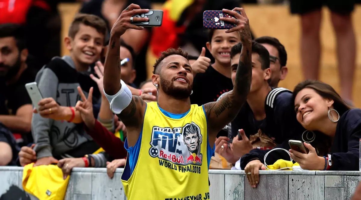 Cum arată ziua perfectă pentru Neymar. Ce îi place să mănânce și fotbaliștii pe care îi admiră