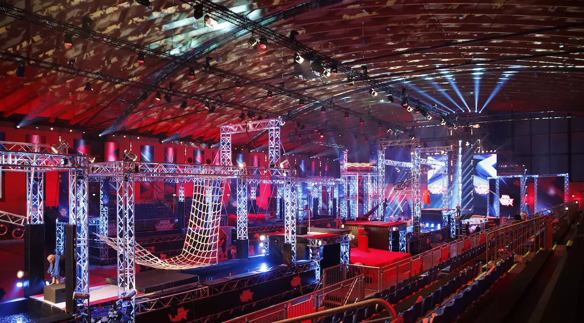 EXCLUSIV/ Detalii despre show-ul care vrea să bată Exatlonul! Construcție de 15.000 mp și sute de mii de euro pentru Ninja Warrior. PRO TV își creează propriul studio