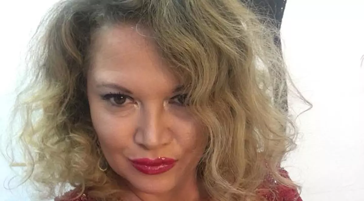 Oana Lis a a pățit-o grav de la curele de slăbire. "Am vomitat pe stradă, m-am tăvălit pe jos, pe trotuar"