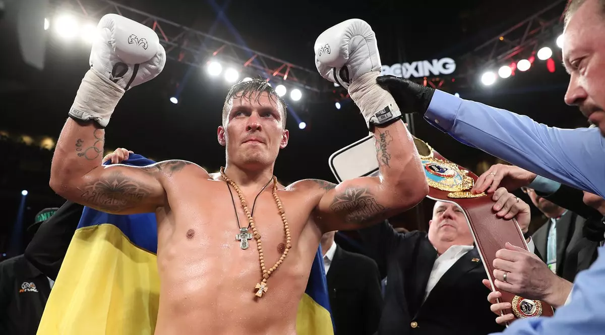Oleksandr Usik a unificat centurile mondiale WBA, WBC, IBF şi WBO