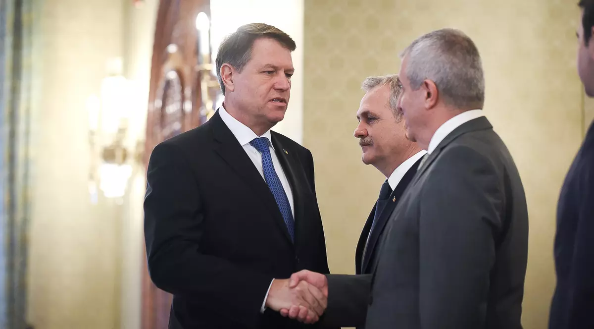 Klaus Iohannis și liderii PSD si ALDE Liviu Dragnea și Calin Popescu Tăriceanu