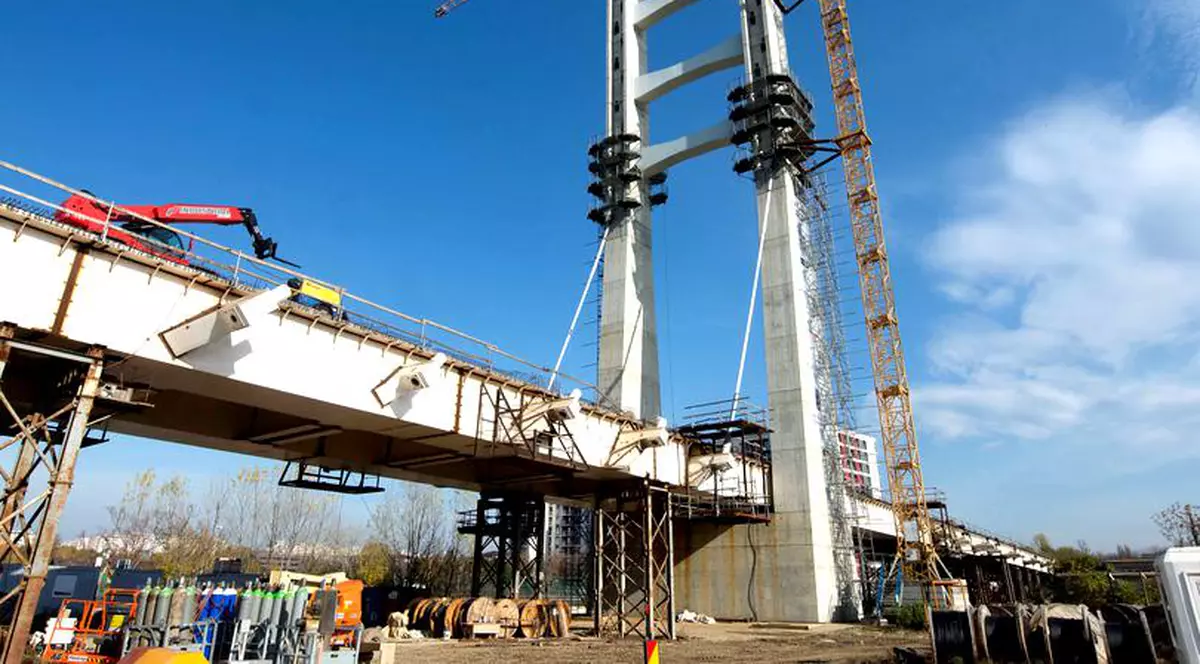 Podul peste Șoseaua Virtuții e aproape gata. Gabriela Firea nu a spus ce se întâmplă cu drumul expres spre A1