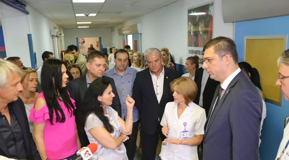 Sorina Pintea reclamă numărul mic de ambulanțe de pe litoral și vrea suplimentarea echipajelor