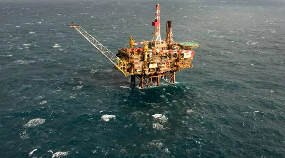 OMV anunță o nouă amânare pentru intrarea în producție a zăcământului Neptun, din Marea Neagră. Platformă petrolieră