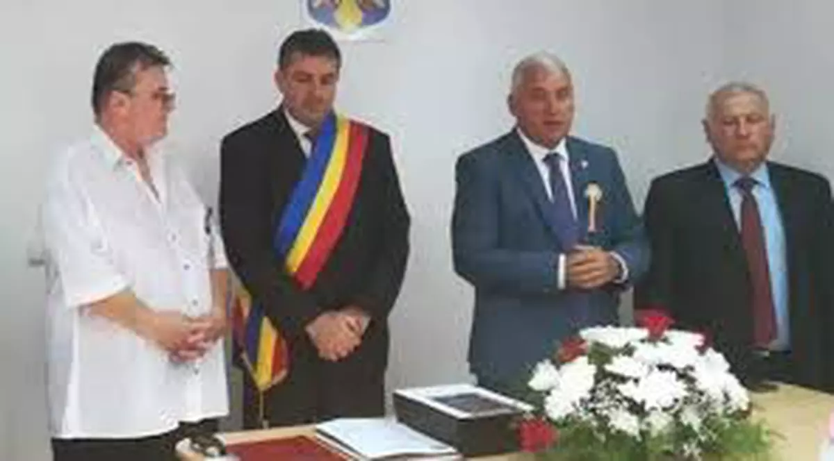 Primarul din Pietroșița, județul Dâmbovița, s-a declarat Cetățean de Onoare. Emoționat, a plâns la eveniment