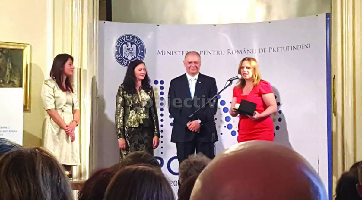 O suceveancă din Londra a fost premiată de ministrul Românilor de Pretutindeni. A arborat drapelul României la stadionul din Wembley