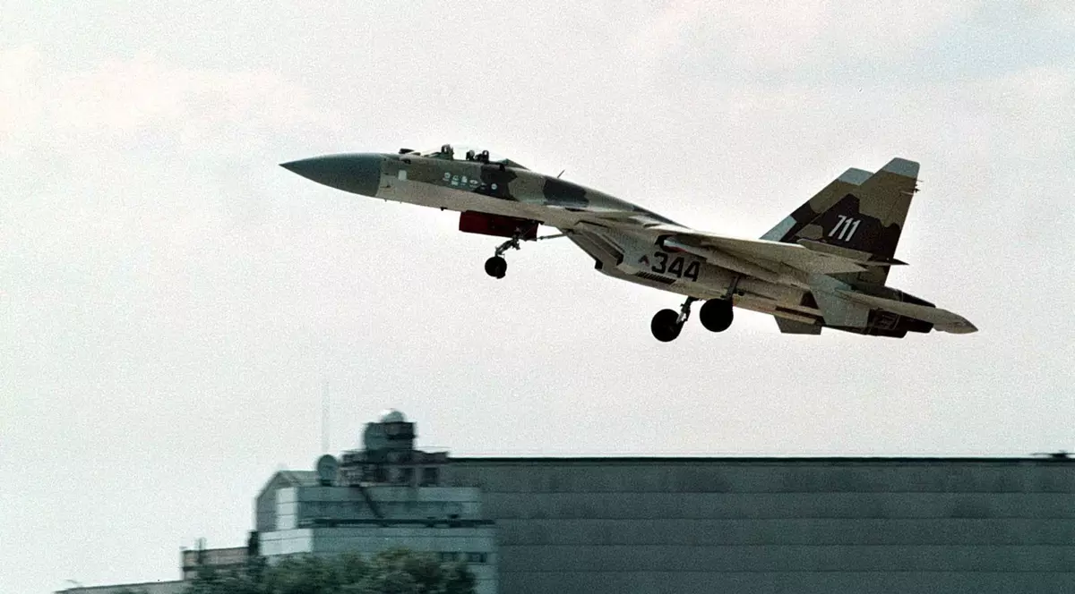 Rusia trimite avioane de luptă în Peninsula Crimeea