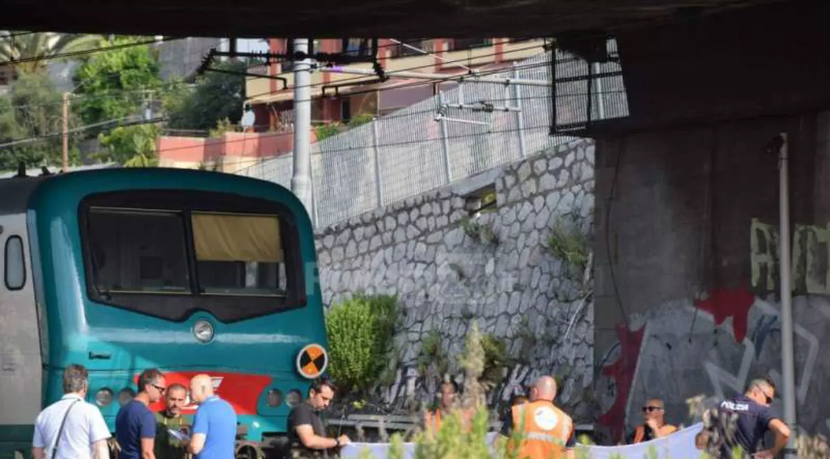 Tânăr român, spulberat de tren în Italia. Florin avea doar 18 ani