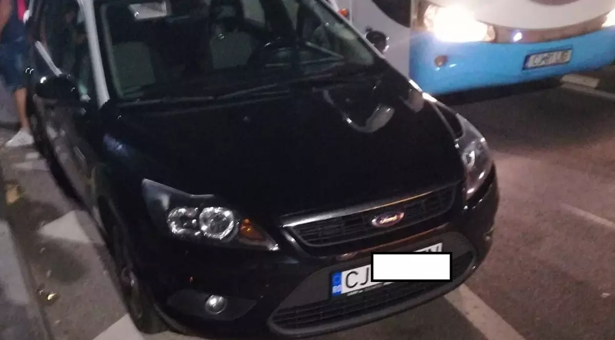 Un șofer Uber a fost atacat cu ouă de taximetriști, în Cluj. Victima a sesizat poliția și își ia avocat