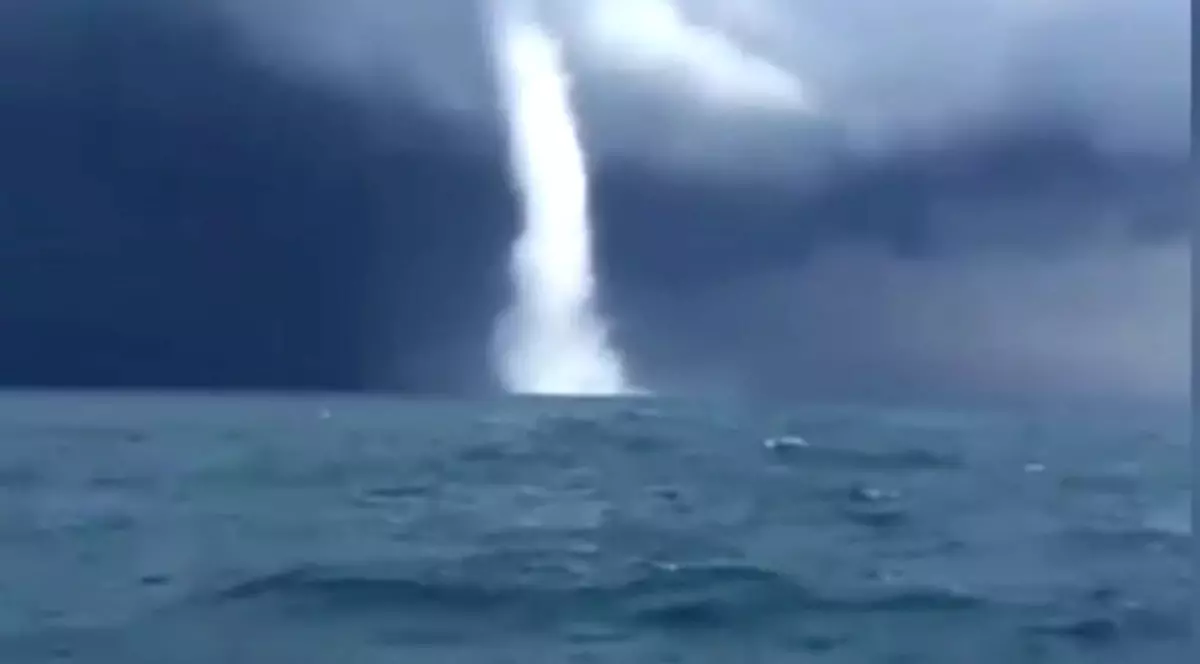 O trombă în Marea Neagră, filmată la Odesa. Imagini spectaculoase