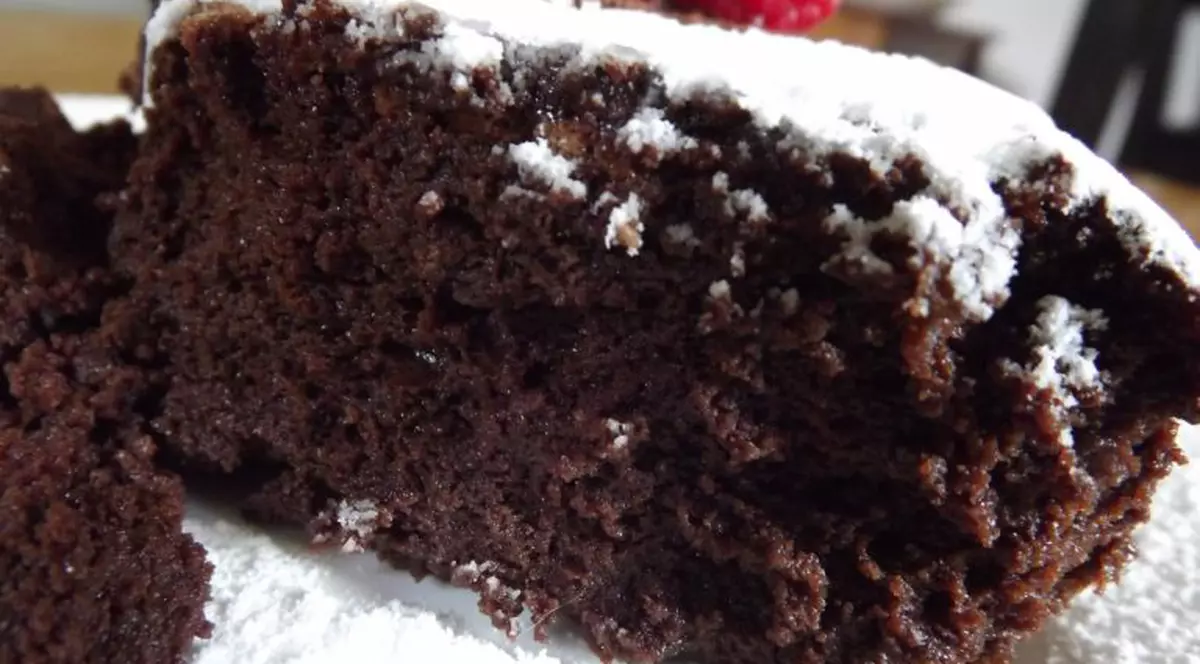 Tort simplu cu ciocolată, din 4 ingrediente