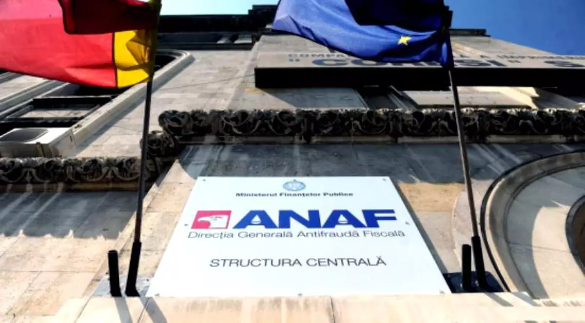 Fiscul a început să trimită notificări privind contribuțiile neplătite, dar acestea nu pot fi consultate pentru că Spațiul Privat Virtual nu funcționează. Sediul ANAF, cu steagurile României și al Uniunii Europene