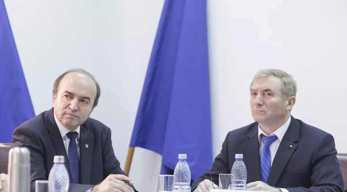 Tudorel Toader anunță când îi va trimite președintelui cererea de revocare a lui Augustin Lazăr