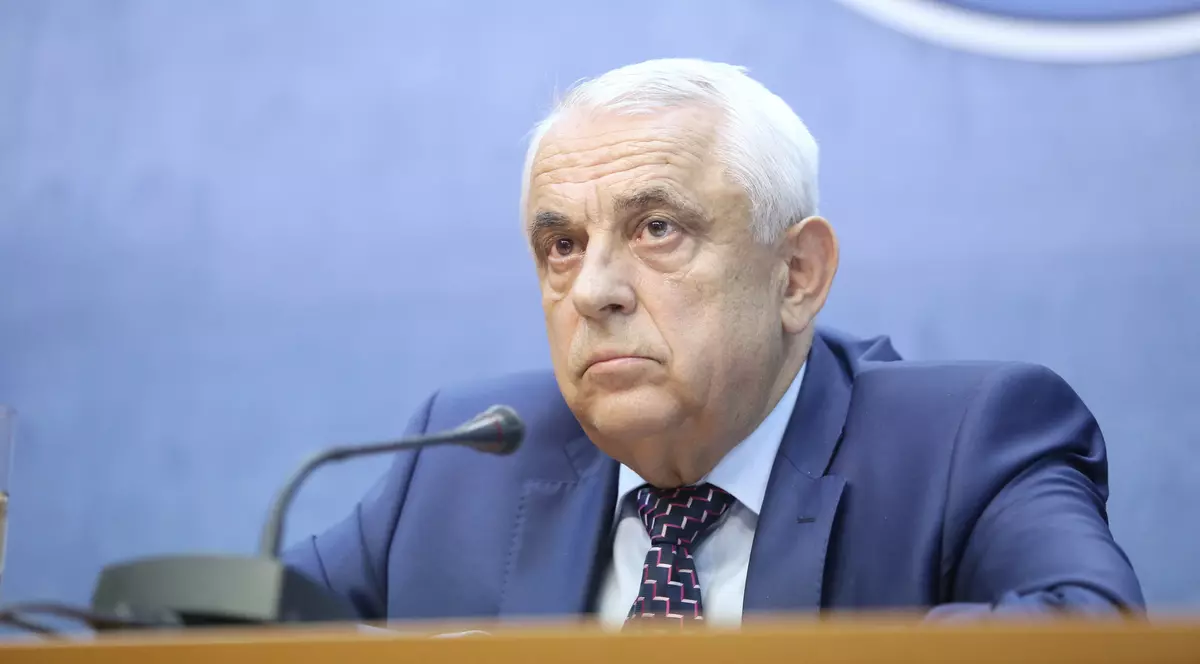 Petre Daea îl acuză pe Cioloş că a destabilizat ANSVSA: "A schimbat 5 preşedinţi în 5 luni"