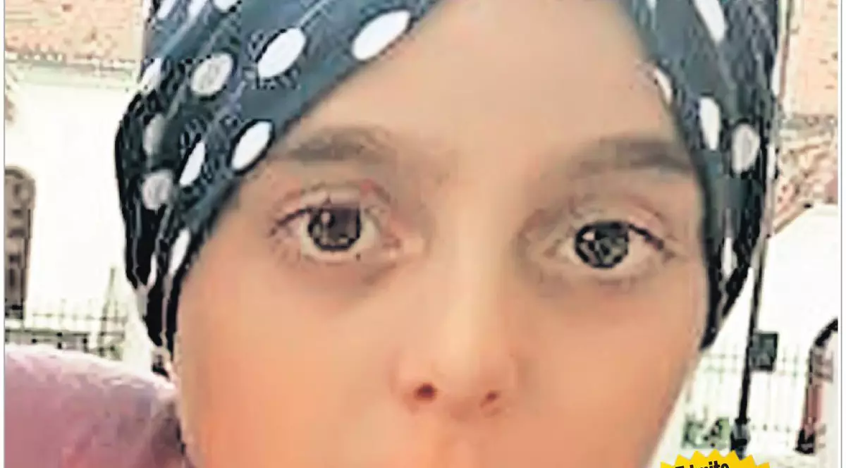 Teodora se luptă de șapte ani cu o formă atipică de cancer. Copila are zece ani și mare nevoie de ajutor pentru că boala o poate ucide în orice moment