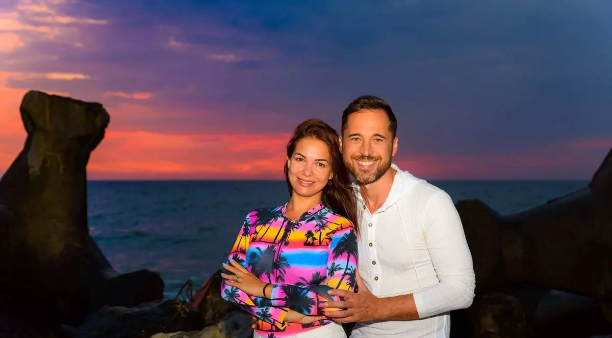 Cum au petrecut Deea și Dinu Maxer la mare. De ce surpriză au avut parte la aniversarea a 10 ani de mariaj | FOTO