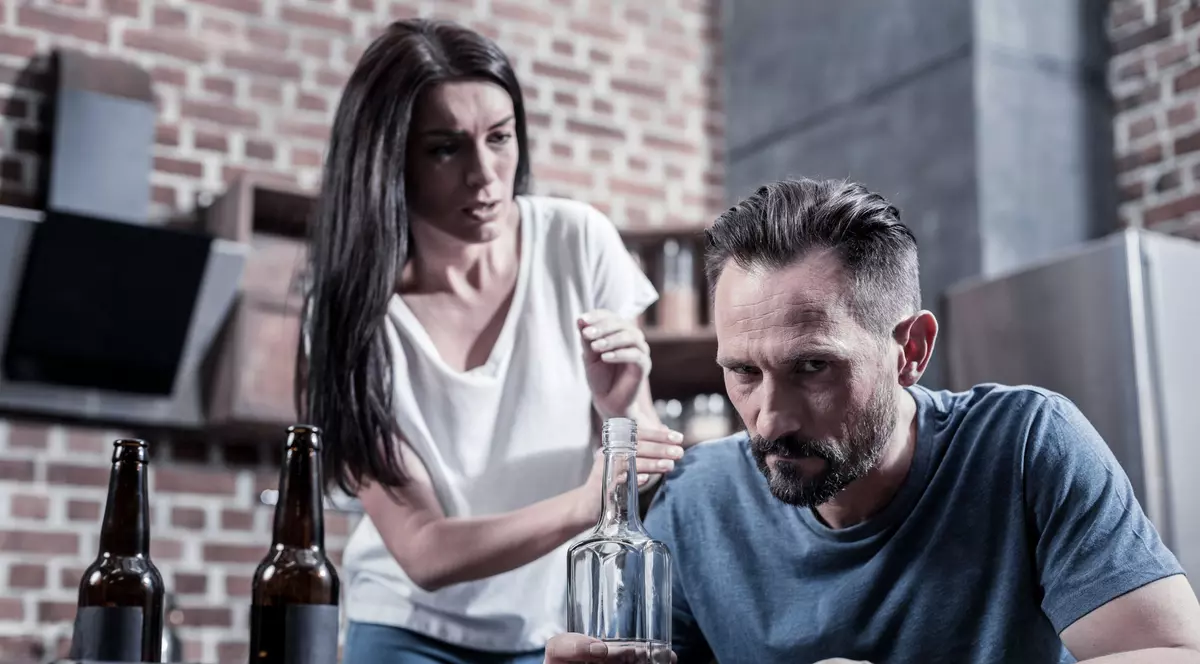 Bărbaţii din România şi femeile din Ucraina beau cel mai mult alcool