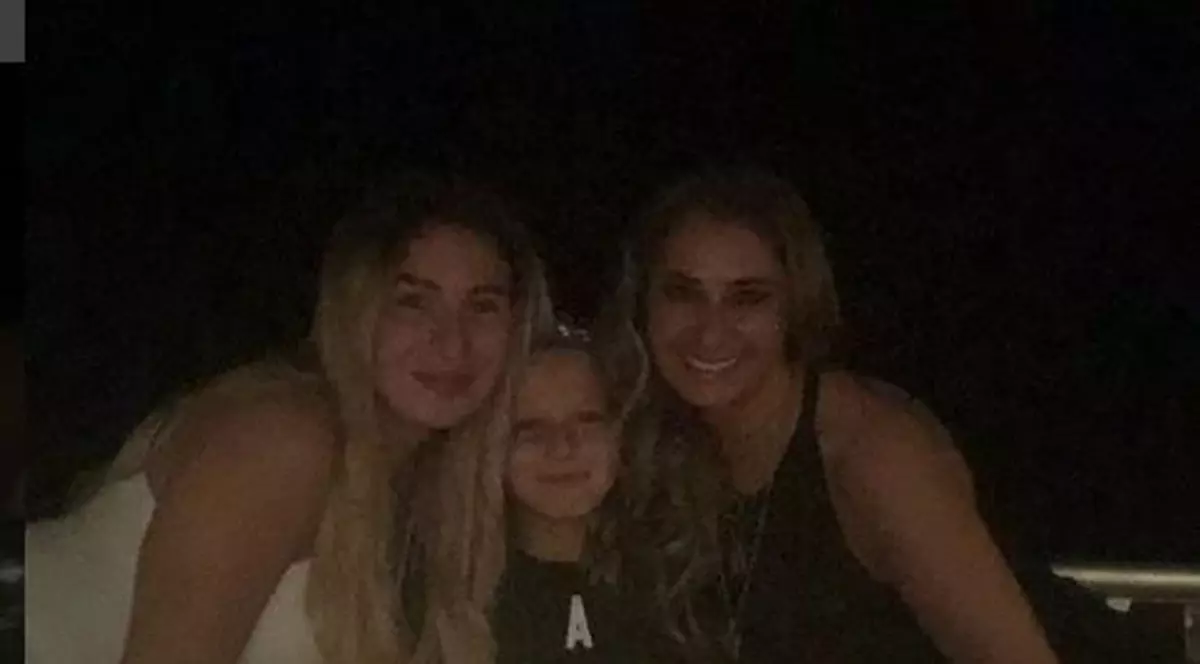 Fiica Anamariei Prodan, pe urmele mamei sale. Sarah a făcut senzație în costum de baie | FOTO