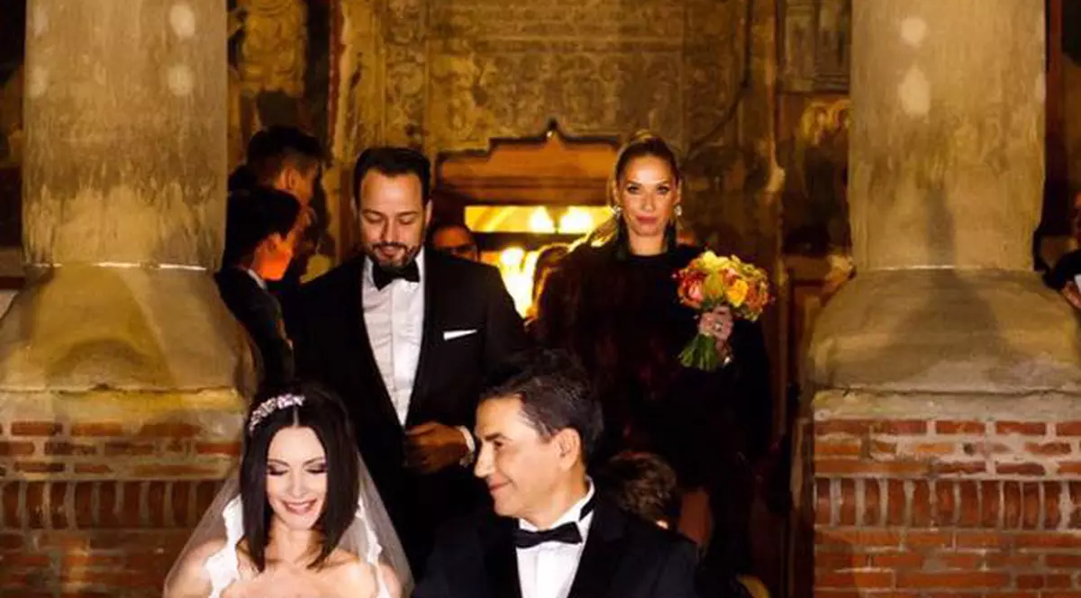 Andreea Berecleanu, distracție copioasă cu nașii ei la Paris. Ileana și Cătălin Badiu au aniversat 10 ani de mariaj | FOTO
