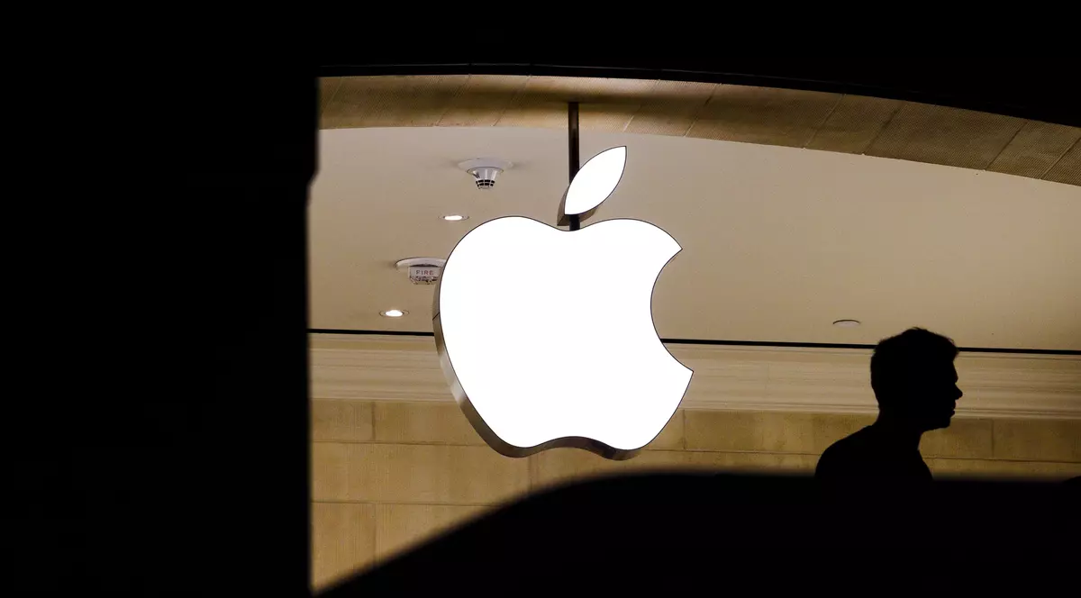 Apple a devenit prima companie din lume care a ajuns la valoarea de un trilion de dolari