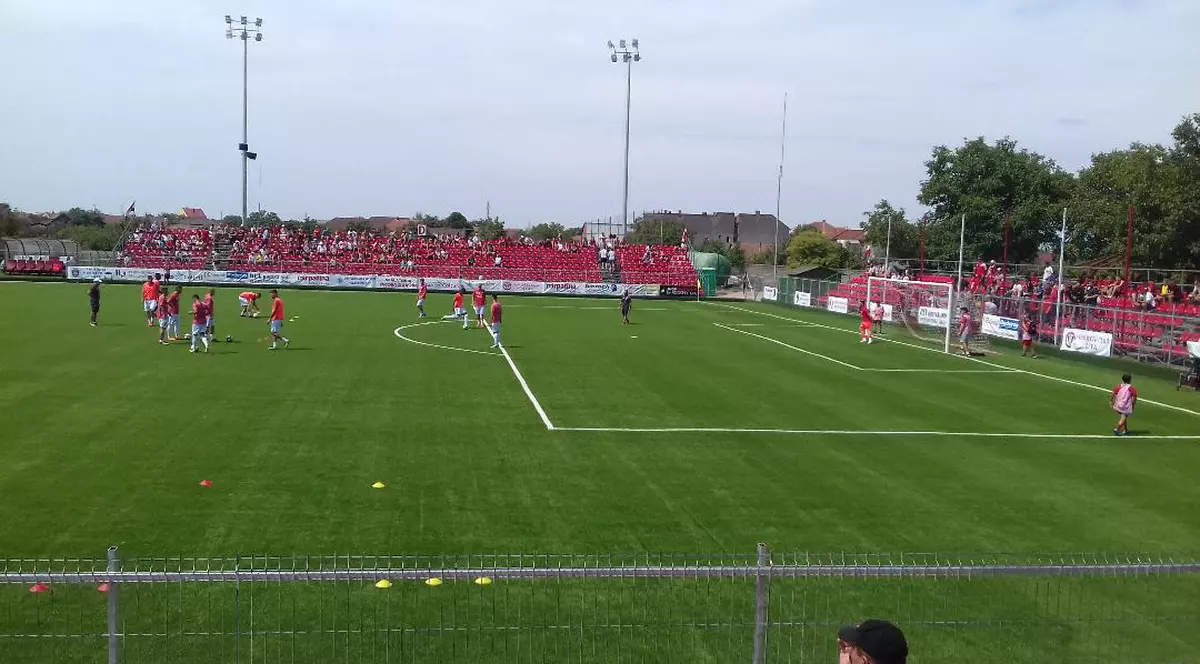 Liga 2 la fotbal. La meciul UTA - Farul s-a strigat împotriva PSD. ”Bătrâna Doamnă” a revenit din pribegie. REZULTATE și PROGRAM etapa a doua