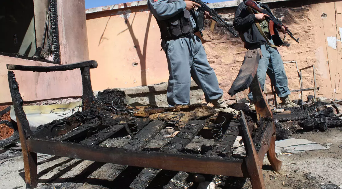 Trei soldați NATO uciși într-un atentat sinucigaș în Afganistan