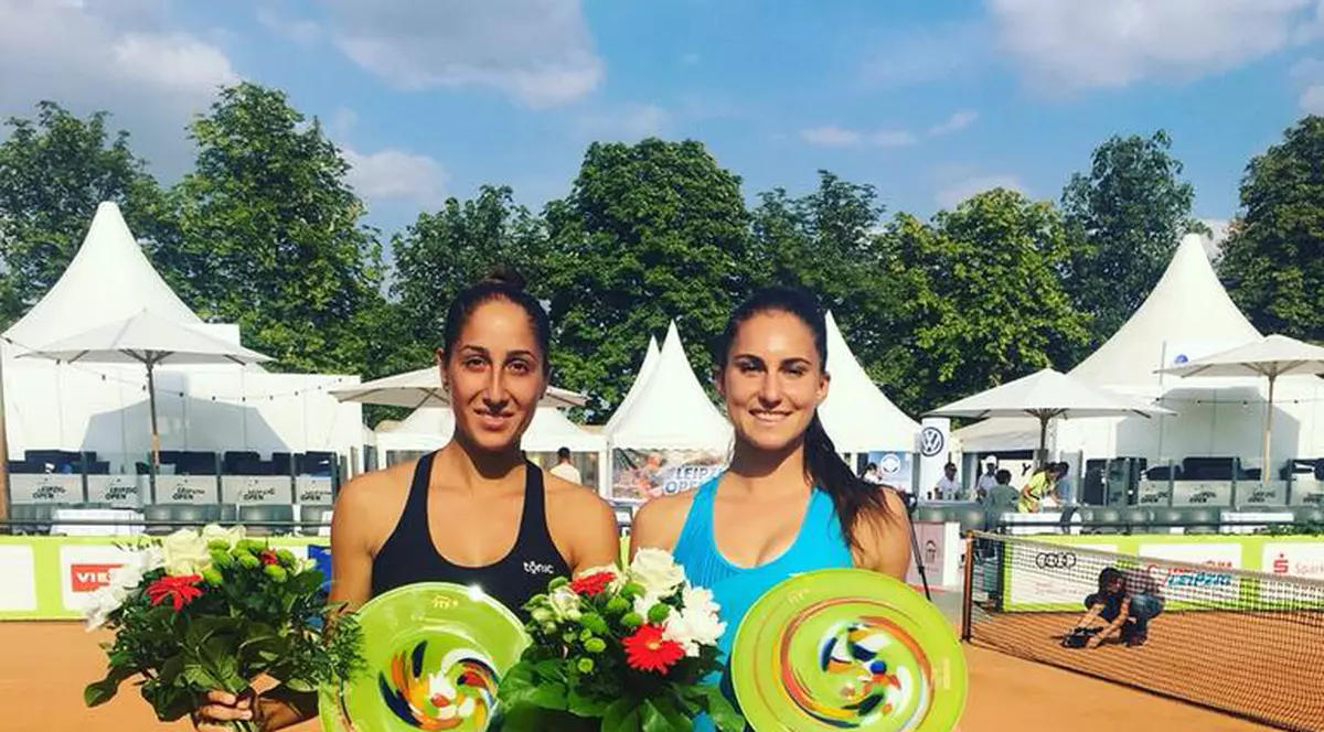 Cristina Dinu, stânga FOTO: Facebook Cristina Dinu