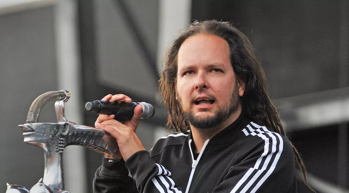 sotia solistului trupei korn